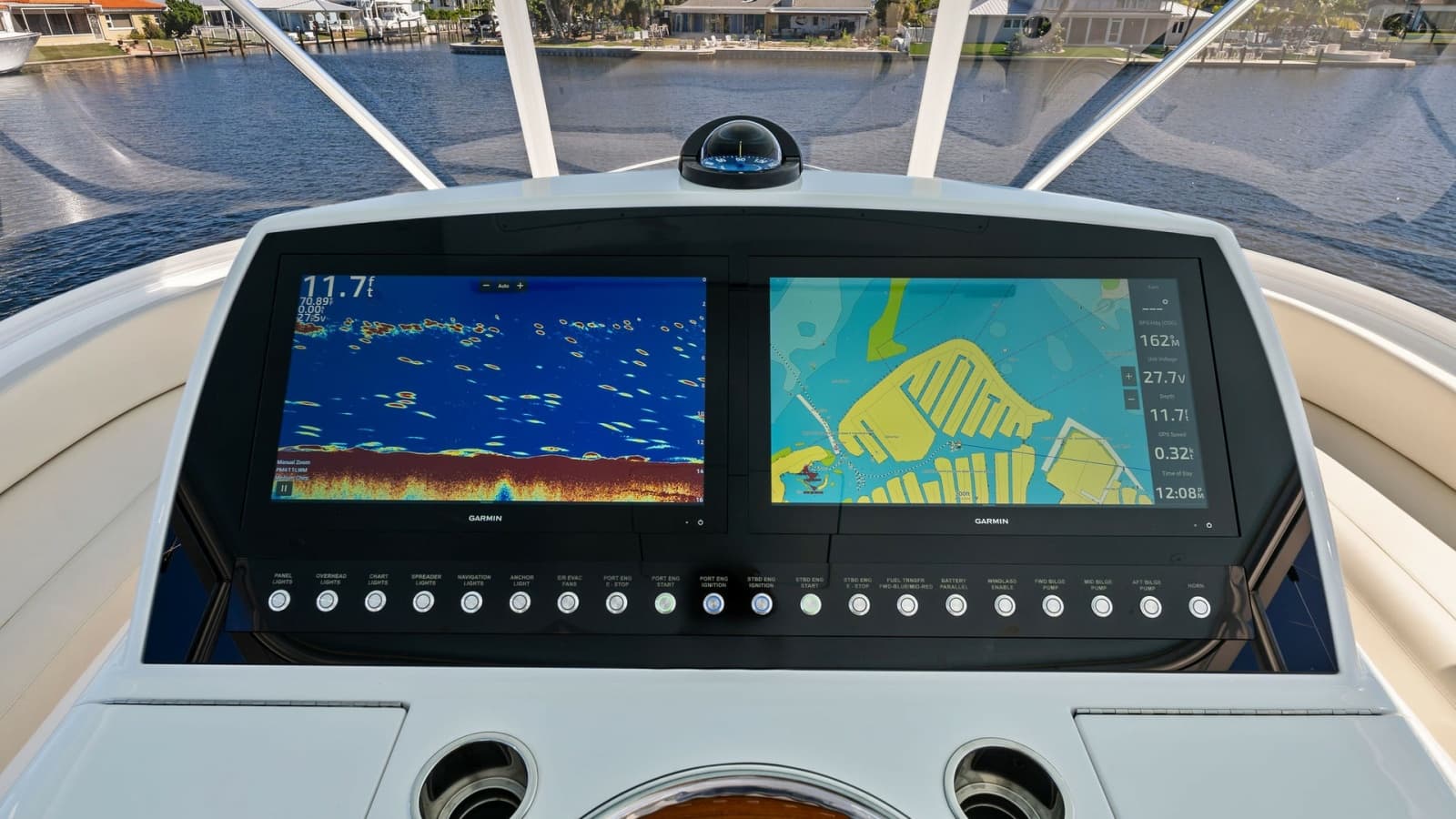 2021 Viking 54 Convertible - Photo 28