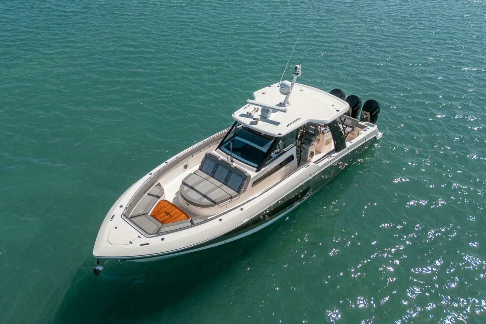 2023 Boston Whaler 420 Outrage - Photo 2
