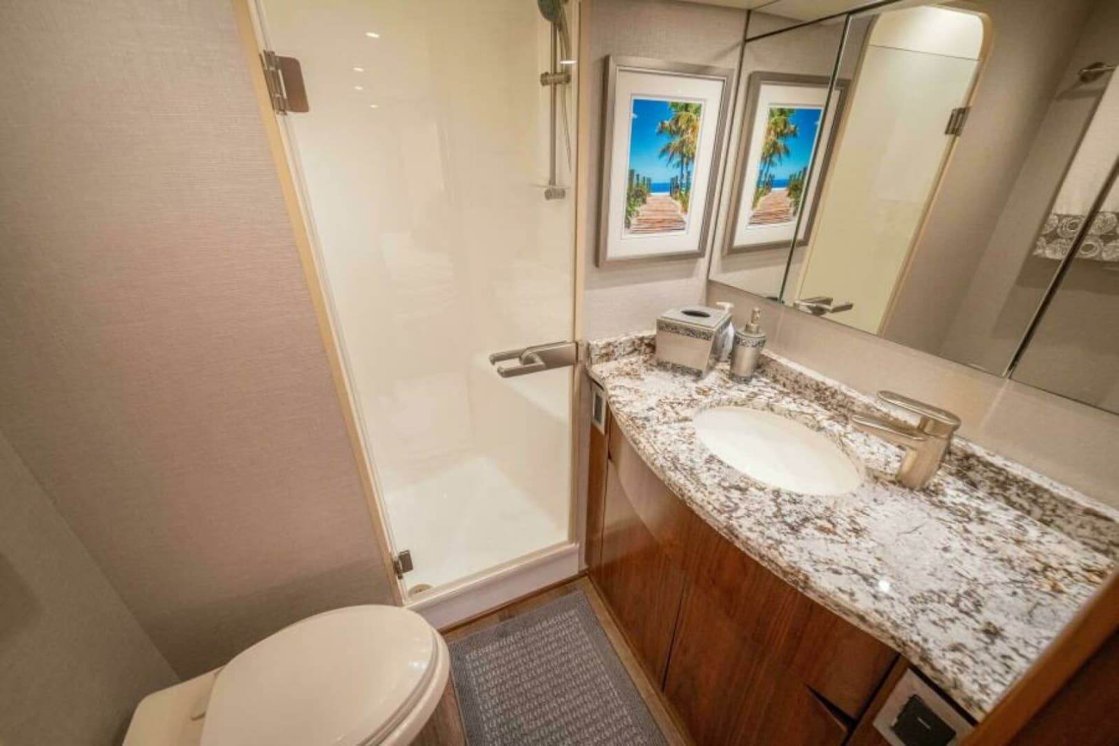 2017 Viking 62 Convertible - Photo 20