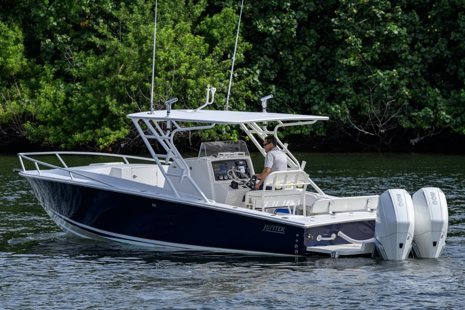 2003 Jupiter 31 Cuddy - Photo 36