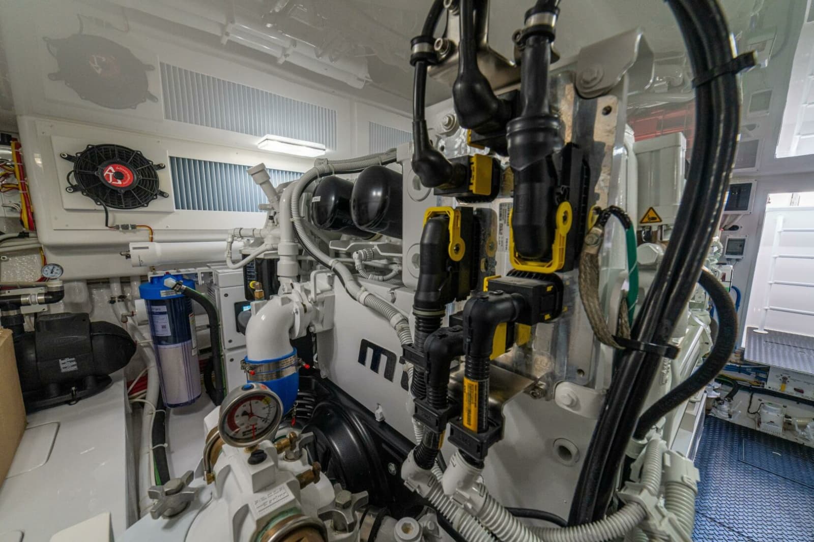 2025 Viking 58 Convertible - Photo 51