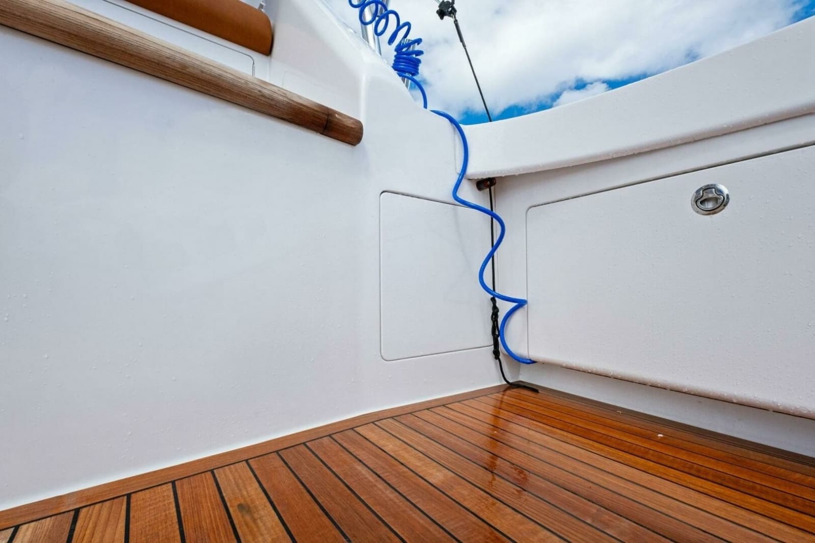 2012 Viking 82 Convertible - Photo 151