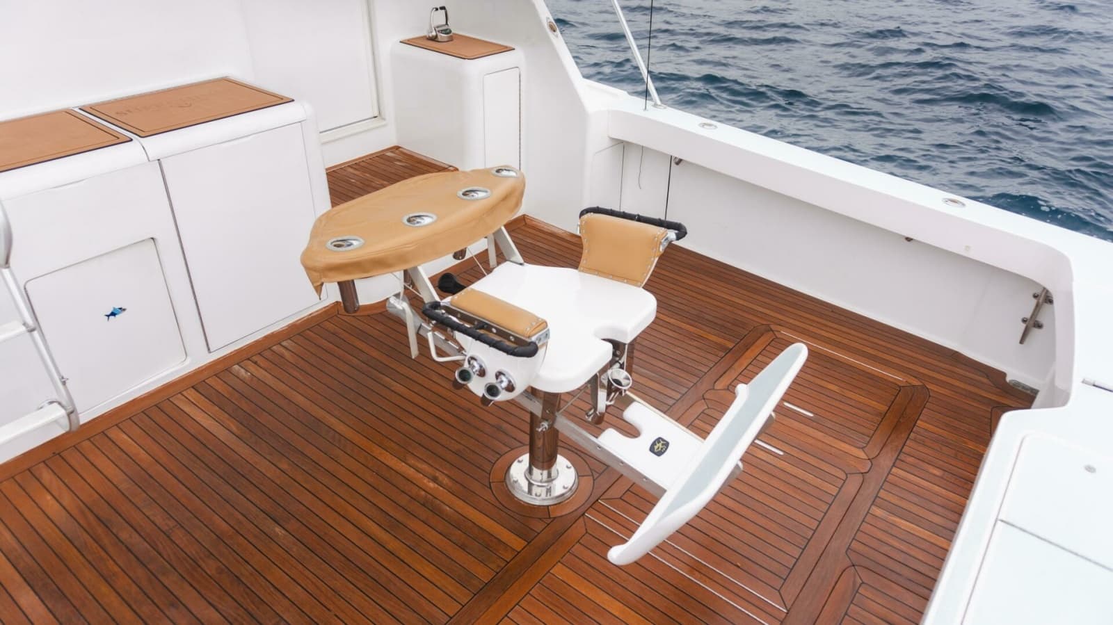 2000 Viking 55 Convertible - Photo 16