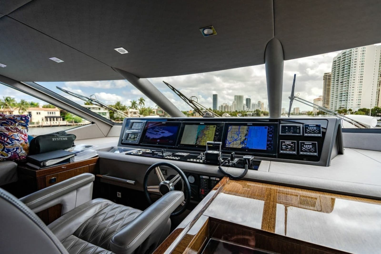 2019 Sunseeker 95 Motor Yacht - Photo 88