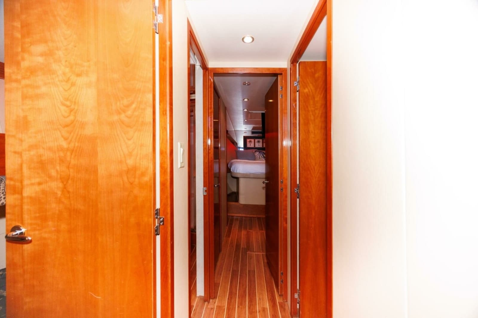 2002 Hatteras 50 Convertible - Photo 13