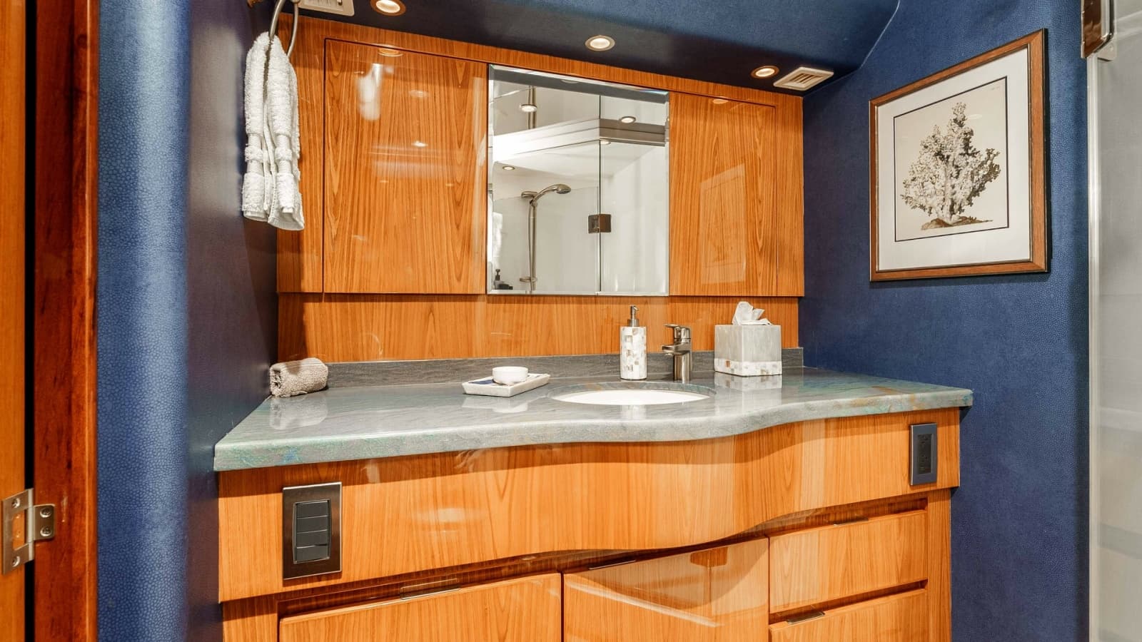 2014 Viking 76 Enclosed Bridge Sportfisher - Photo 31