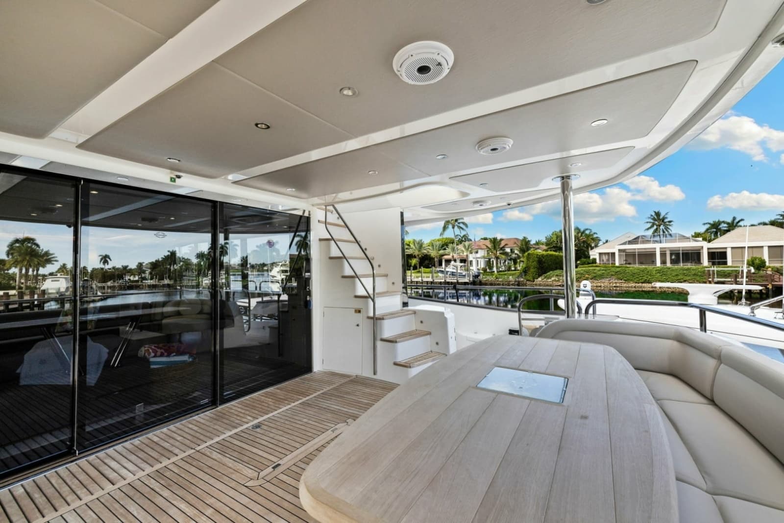 2018 Sunseeker 95 Motoryacht - Photo 37