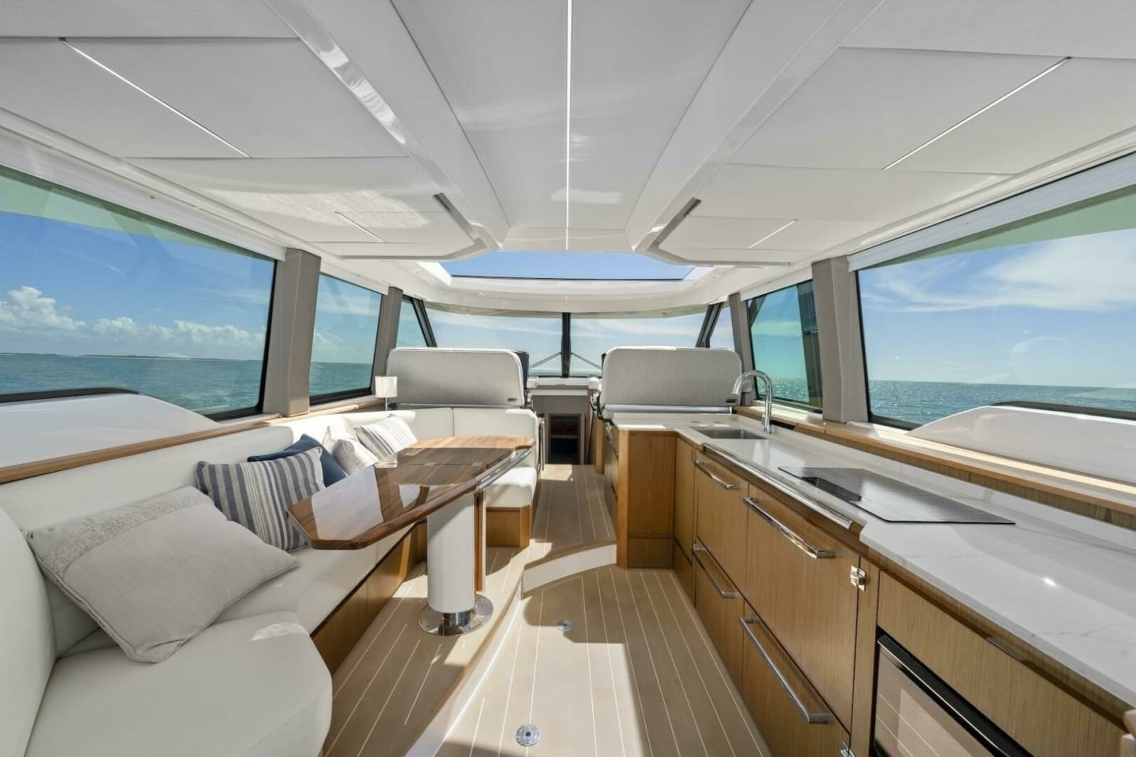 2023 Tiara Yachts EX 60 - Photo 21