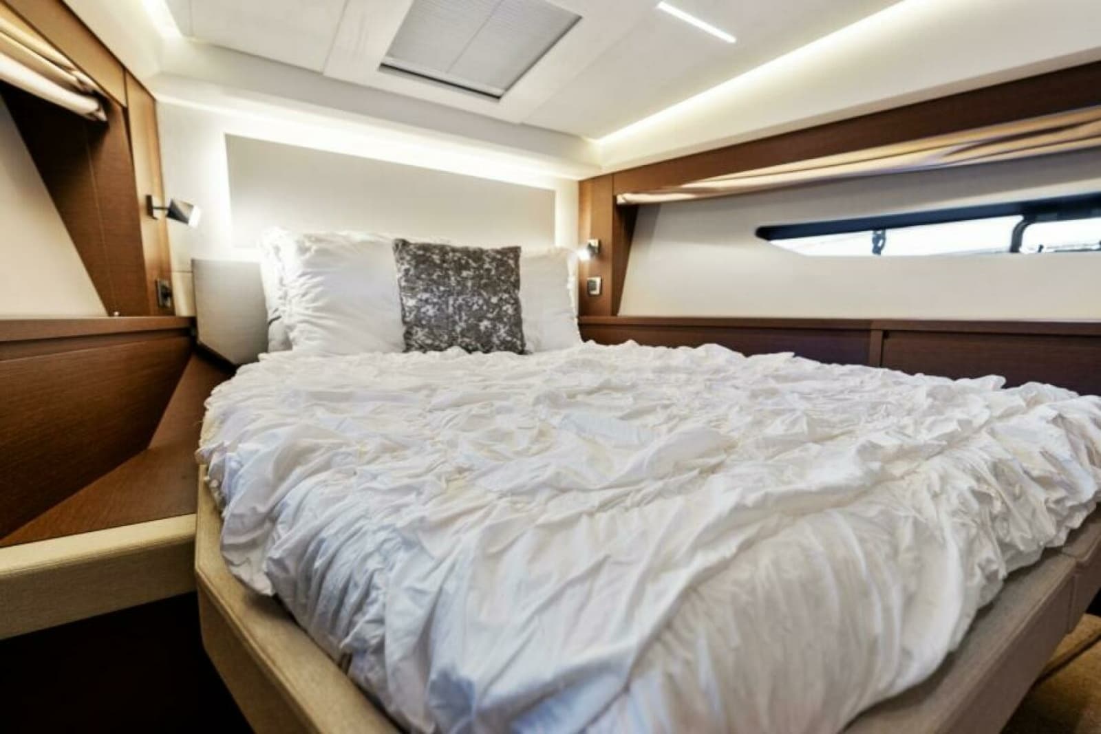 2020 Prestige 520 Flybridge - Photo 34