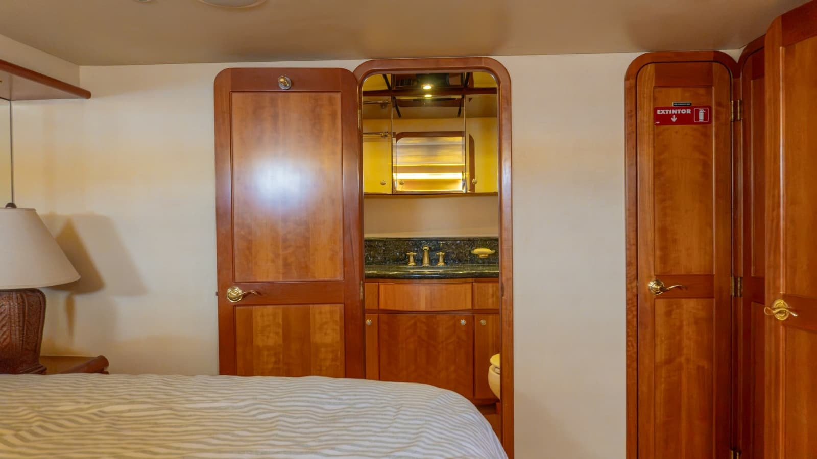 2002 West Bay 70 Yachtfisher - Photo 24