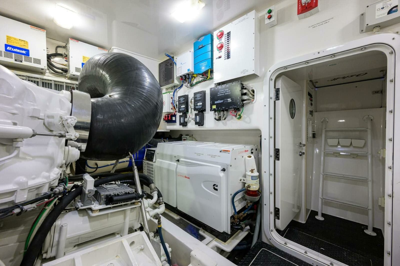 2014 Viking 76 Enclosed Bridge - Photo 66
