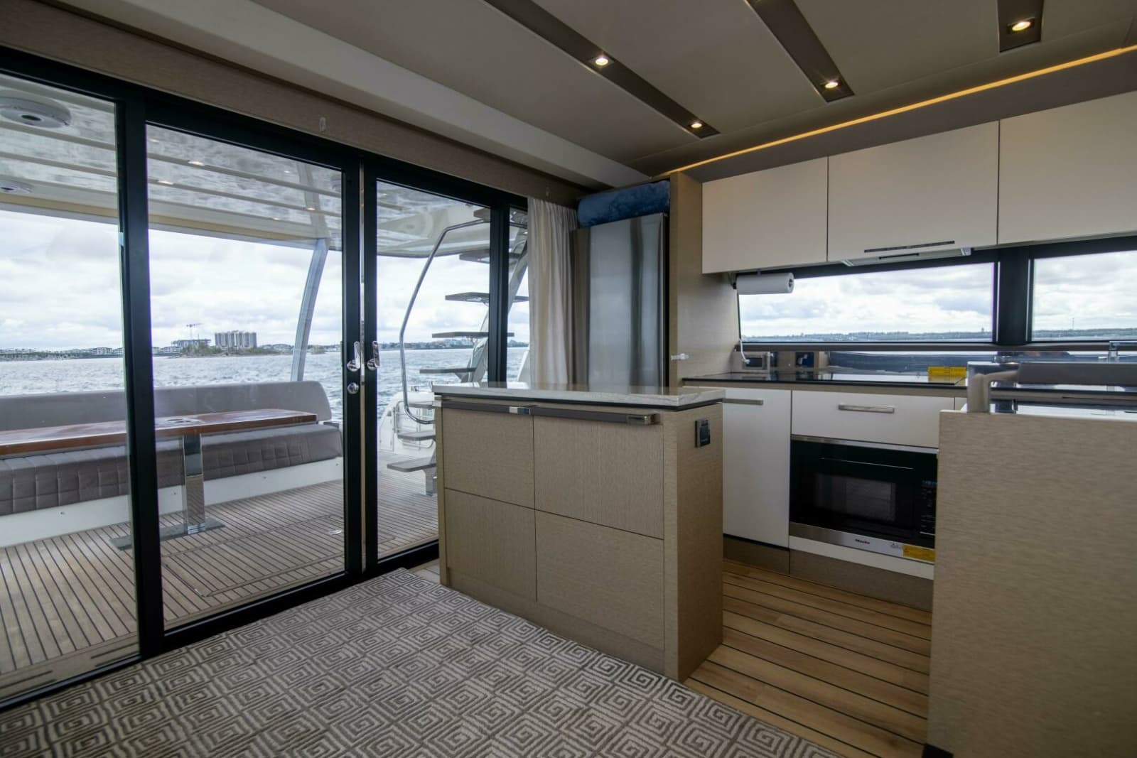 2018 Prestige 680 Flybridge - Photo 2