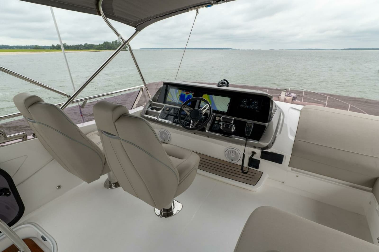 2021 Princess S62 - Photo 32