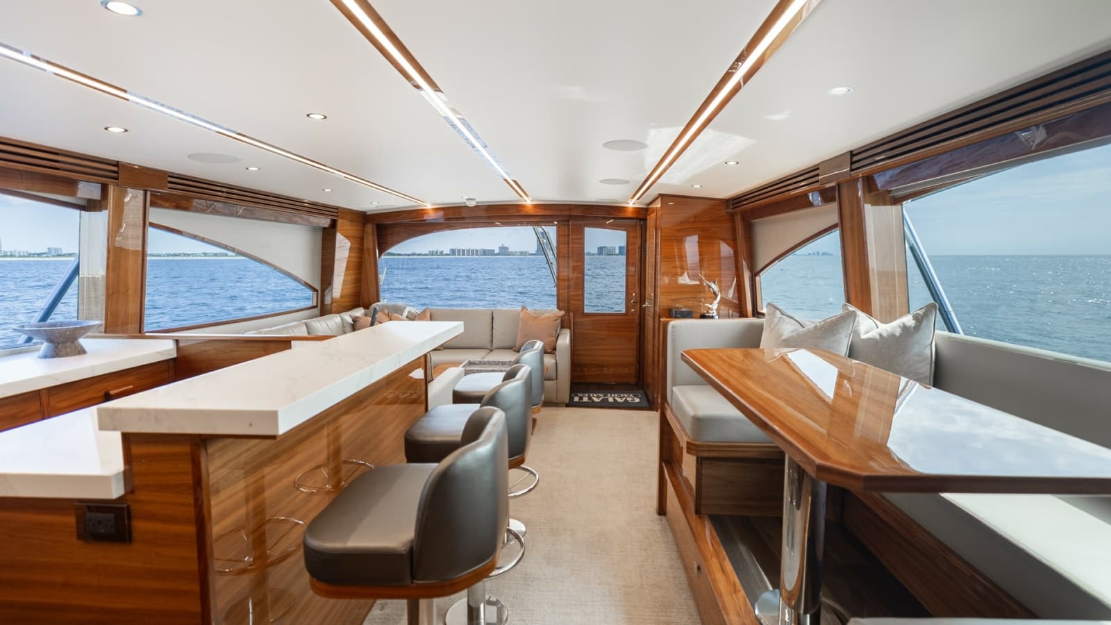 2025 Viking 74 Convertible - Photo 3