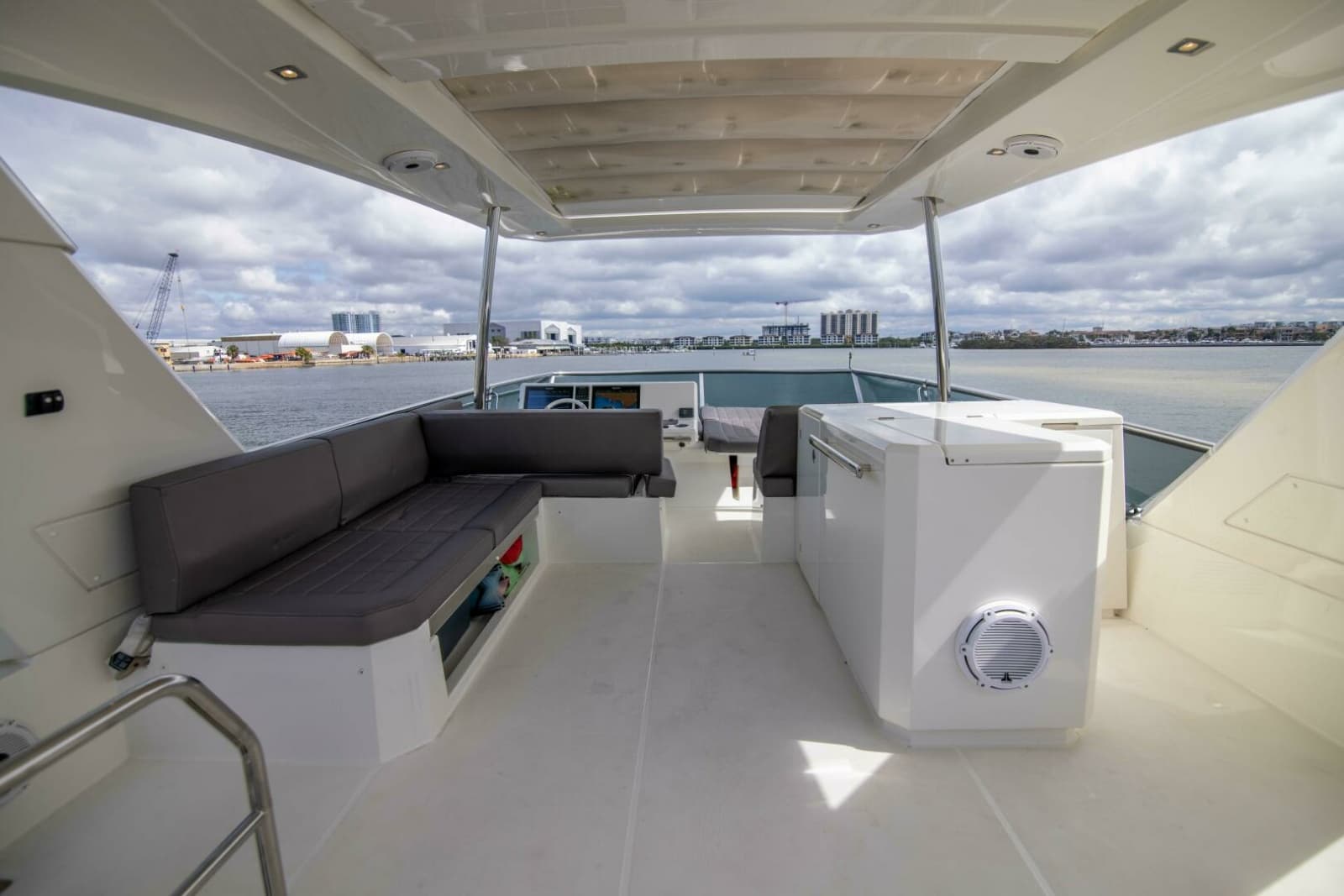 2018 Prestige 680 Flybridge - Photo 42