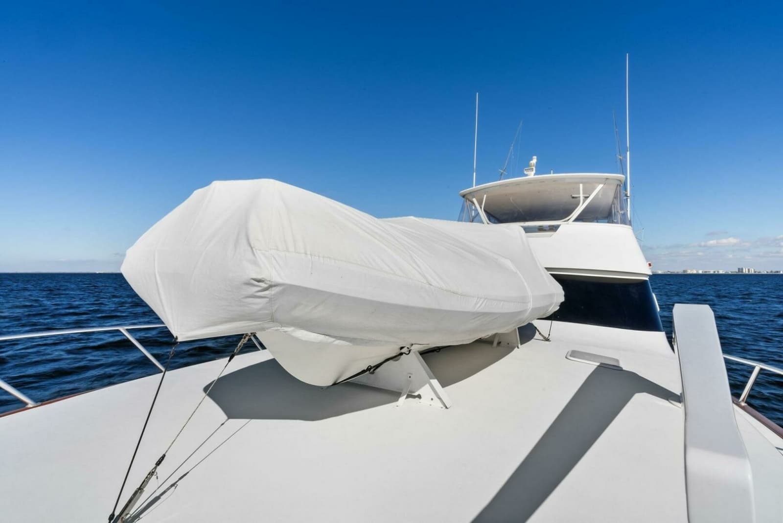 2002 Viking 65 Convertible - Photo 5