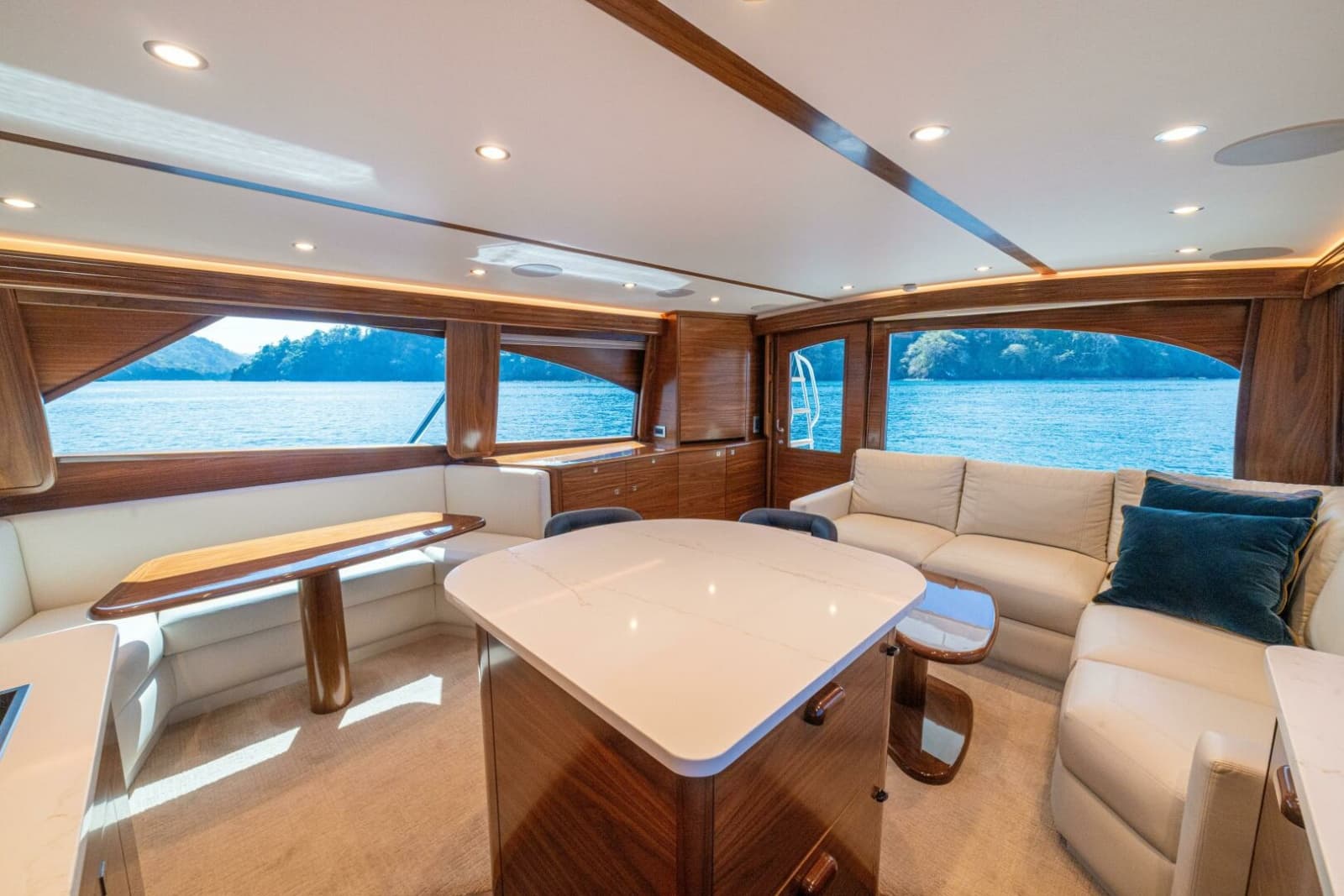 2025 Viking 58 Convertible - Photo 12