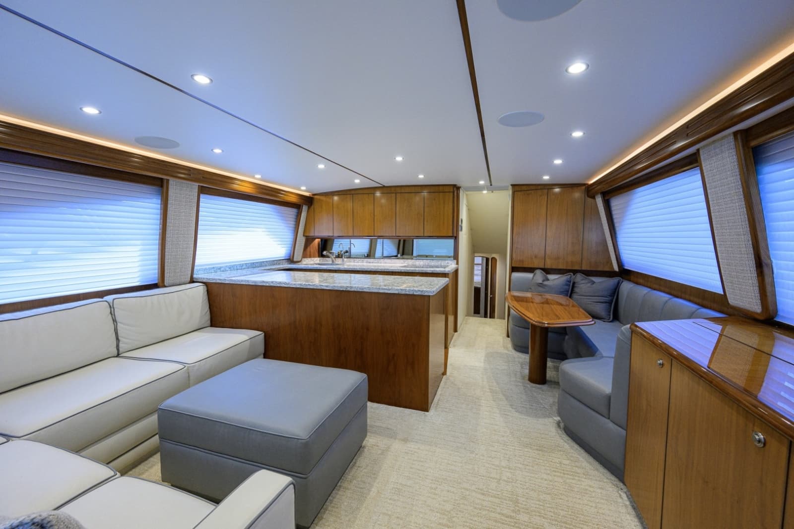 2021 Viking 58 Convertible - Photo 2
