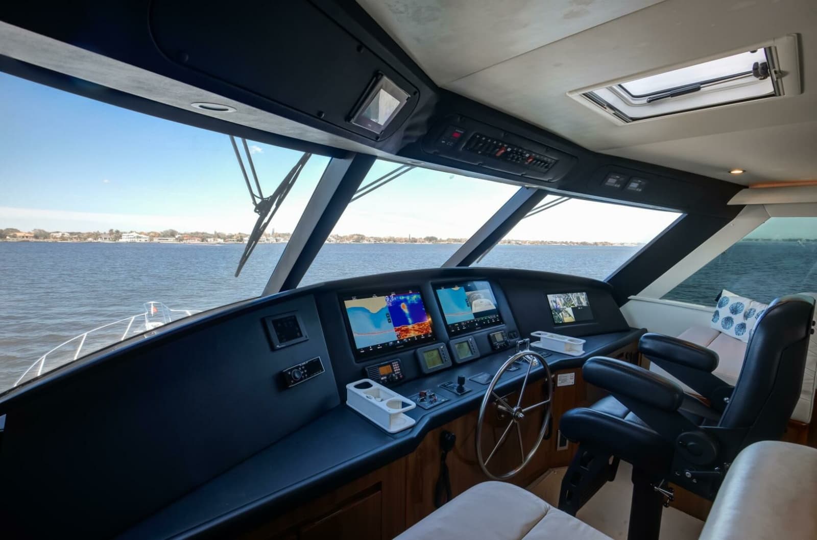 2009 Viking 64 Enclosed Bridge w/ Tower - Photo 13