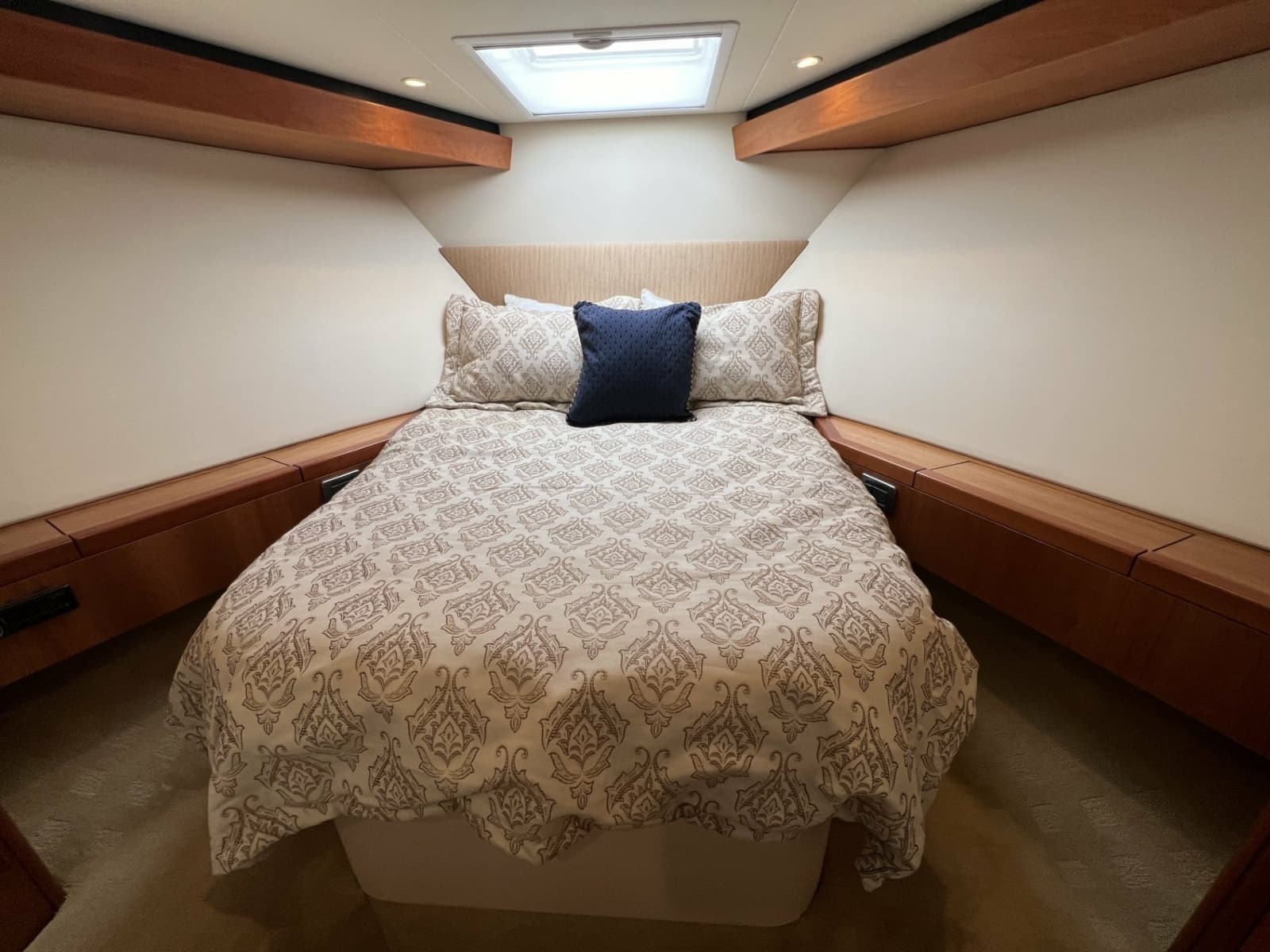 2013 Hatteras GT 54 - Photo 26