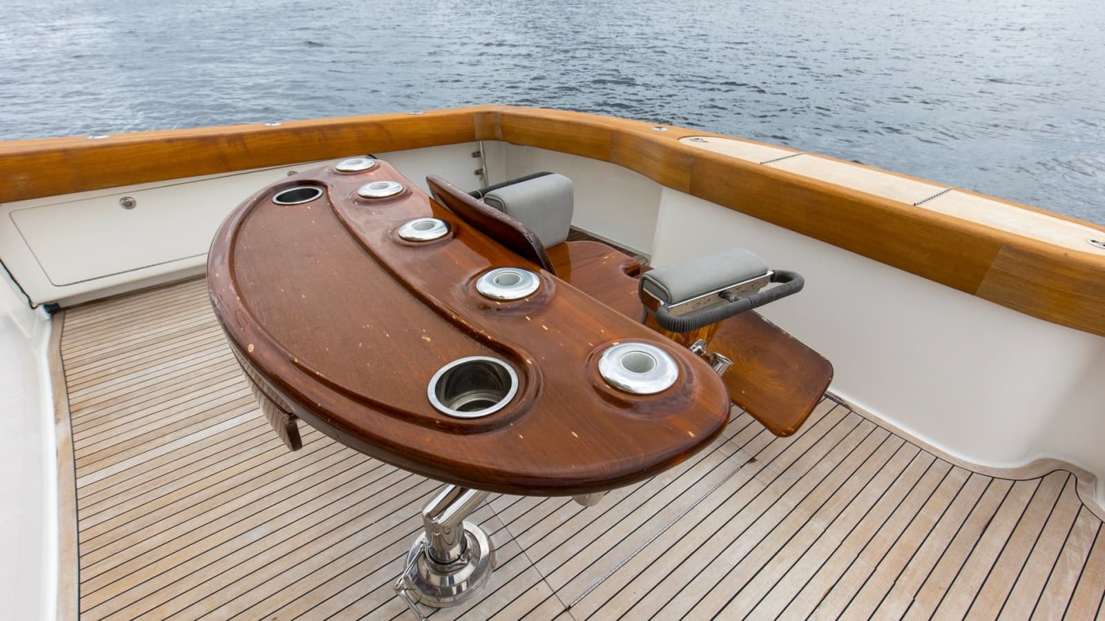 2007 Viking 74 Enclosed Bridge - Photo 47