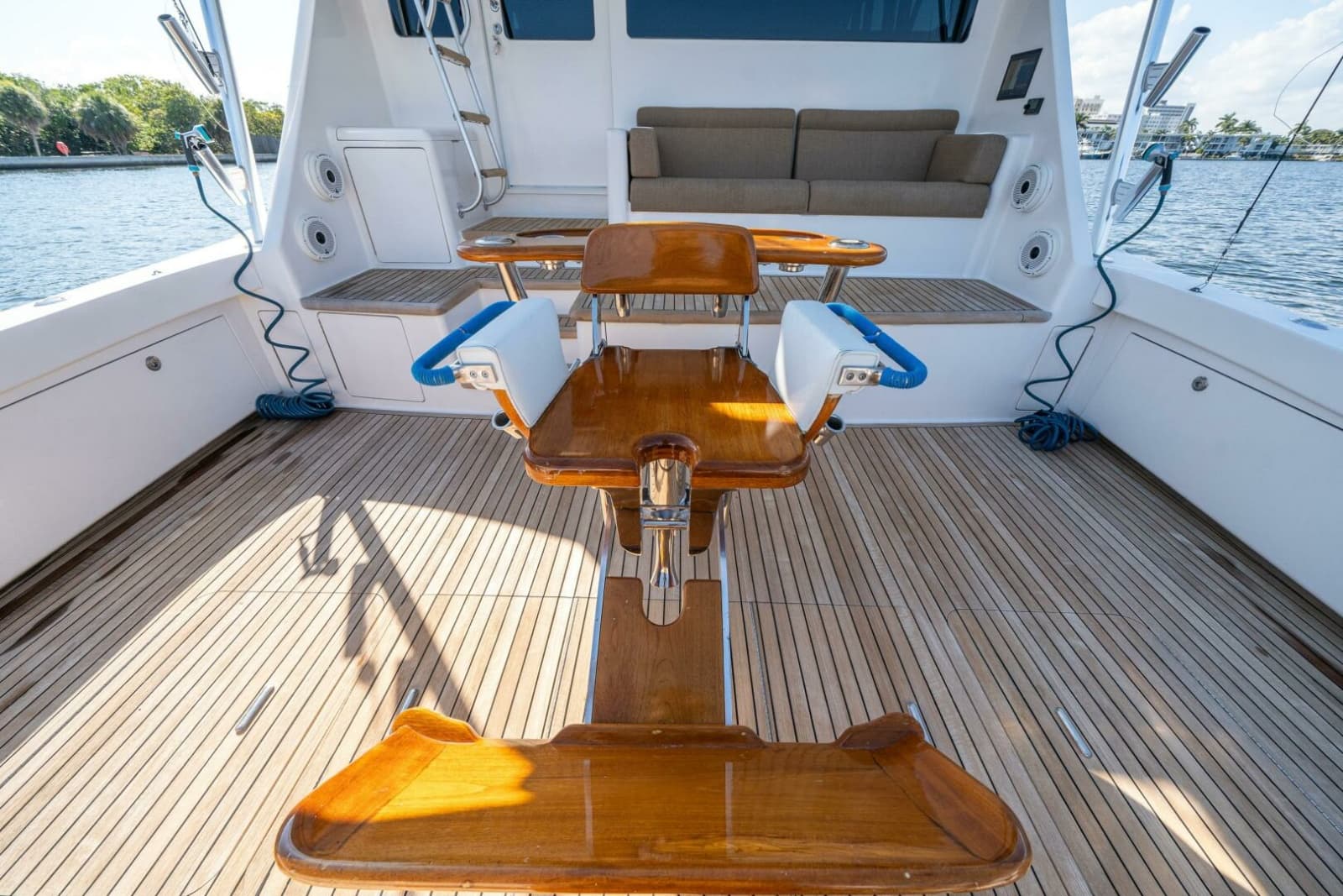 2006 Viking 68 Convertible - Photo 58