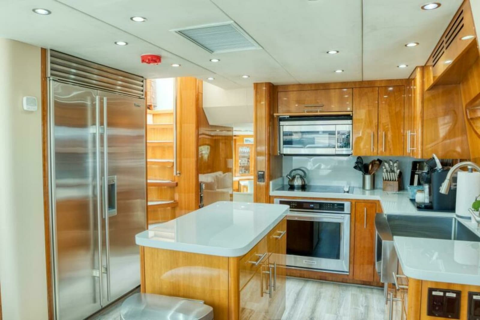 2007 Hatteras 80 Enclosed Bridge - Photo 21