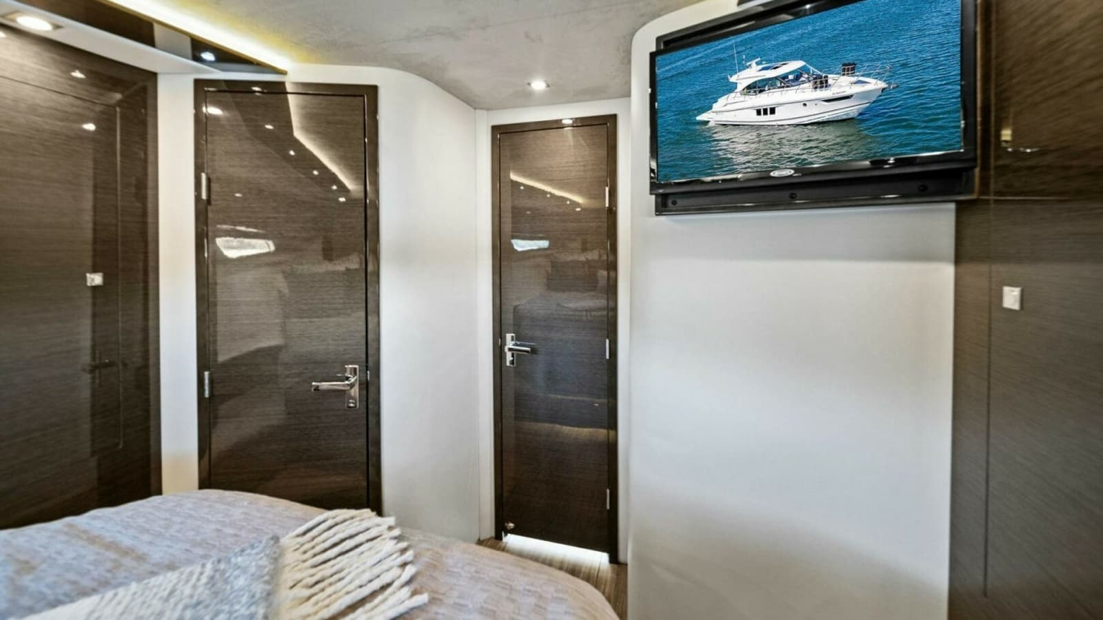 2019 Cruisers Yachts 45 Cantius - Photo 89