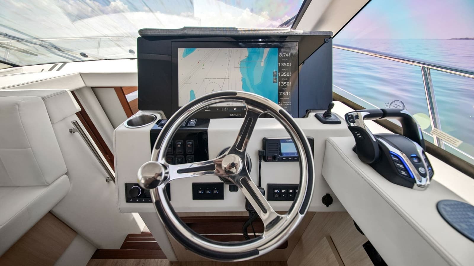 2025 Regal 38 XO - Photo 2