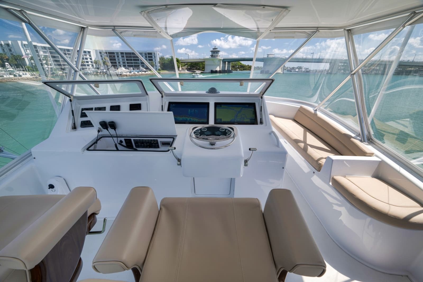 2003 Viking 52 Convertible - Photo 5