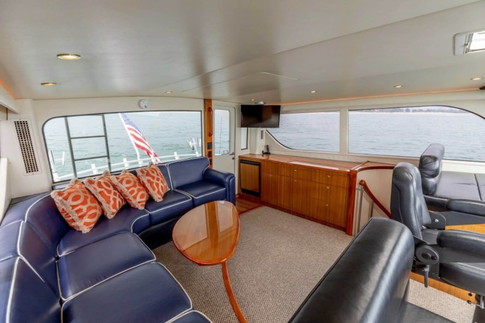 2006 Viking 74 Enclosed Bridge - Photo 4