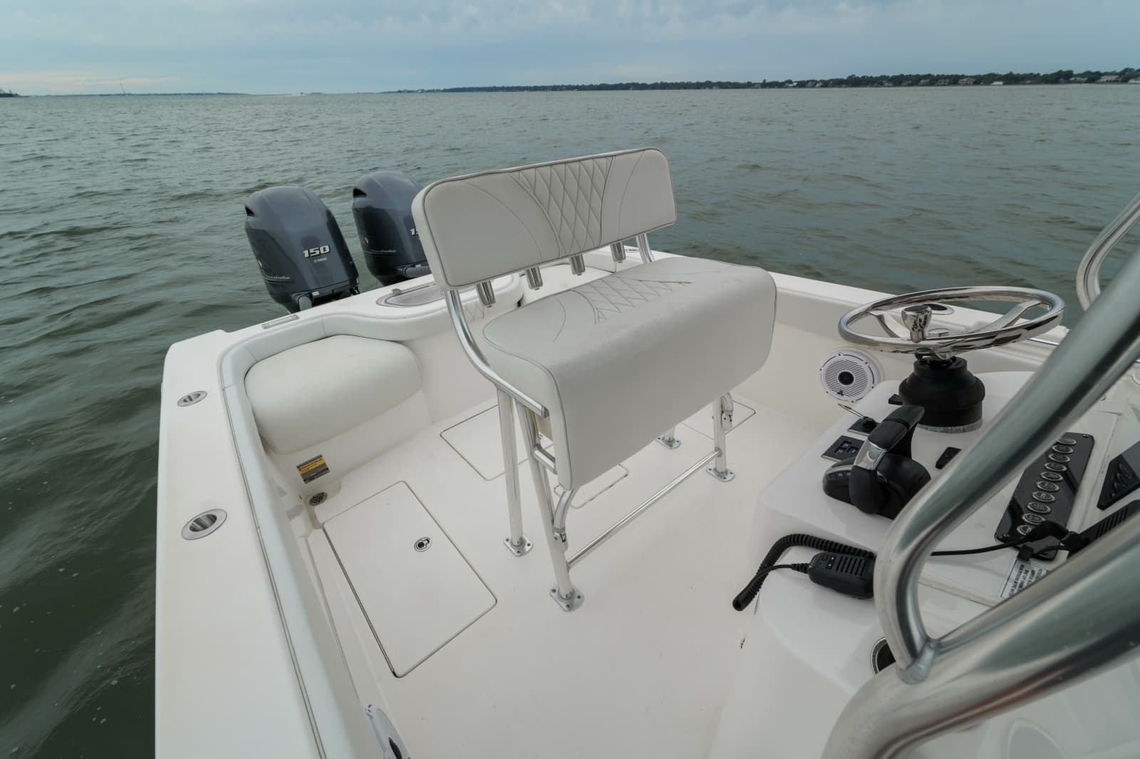 2023 Contender 24S - Photo 15
