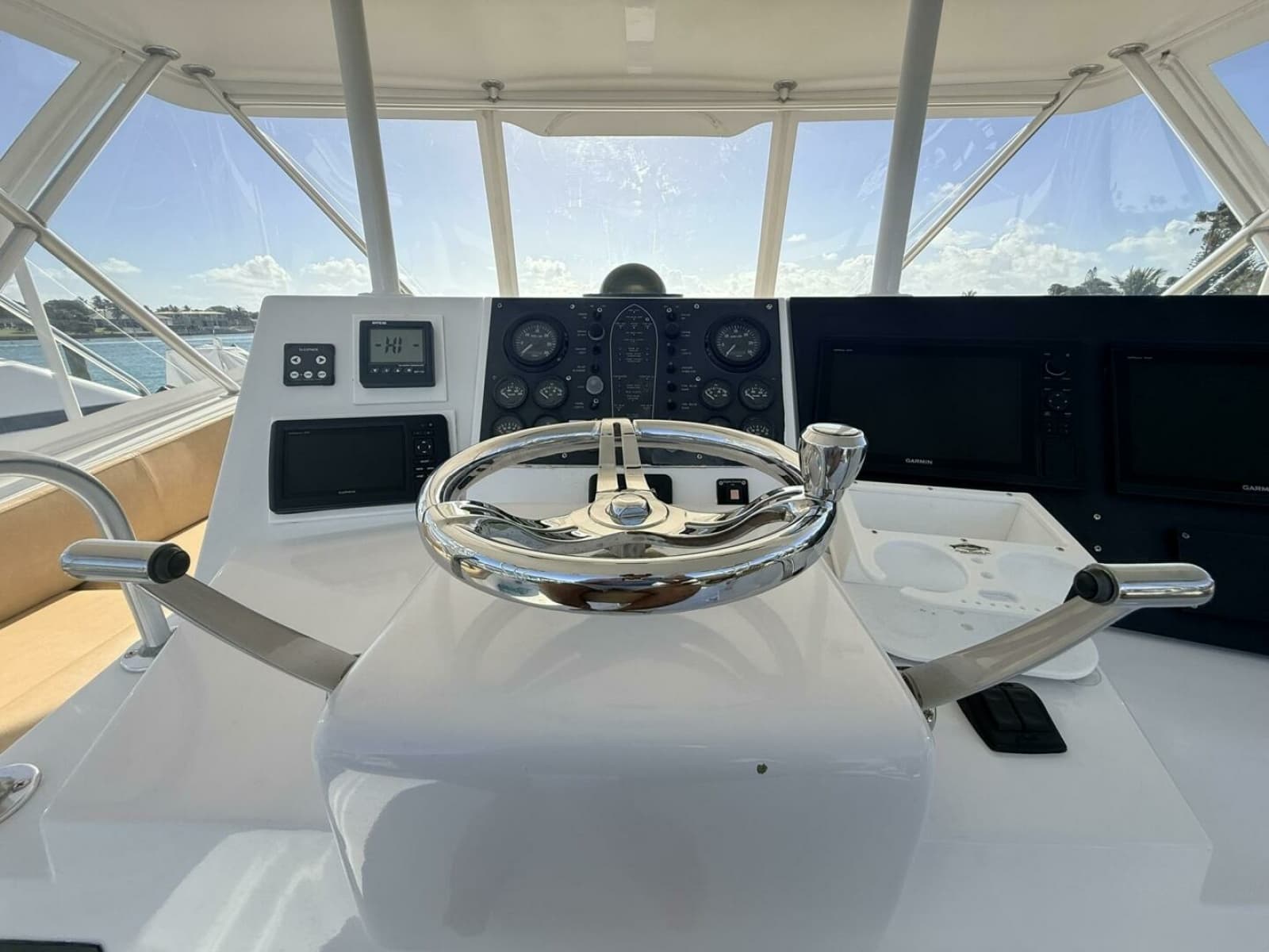 1992 Viking 50 Convertible - Photo 17