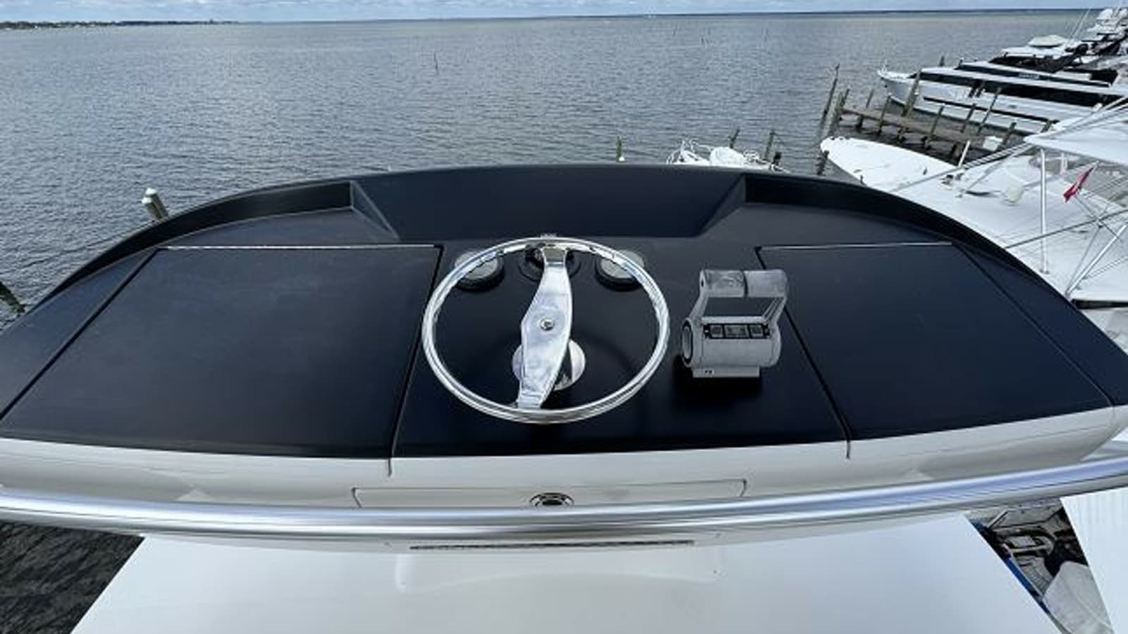 2007 Viking 74 Enclosed Bridge - Photo 24
