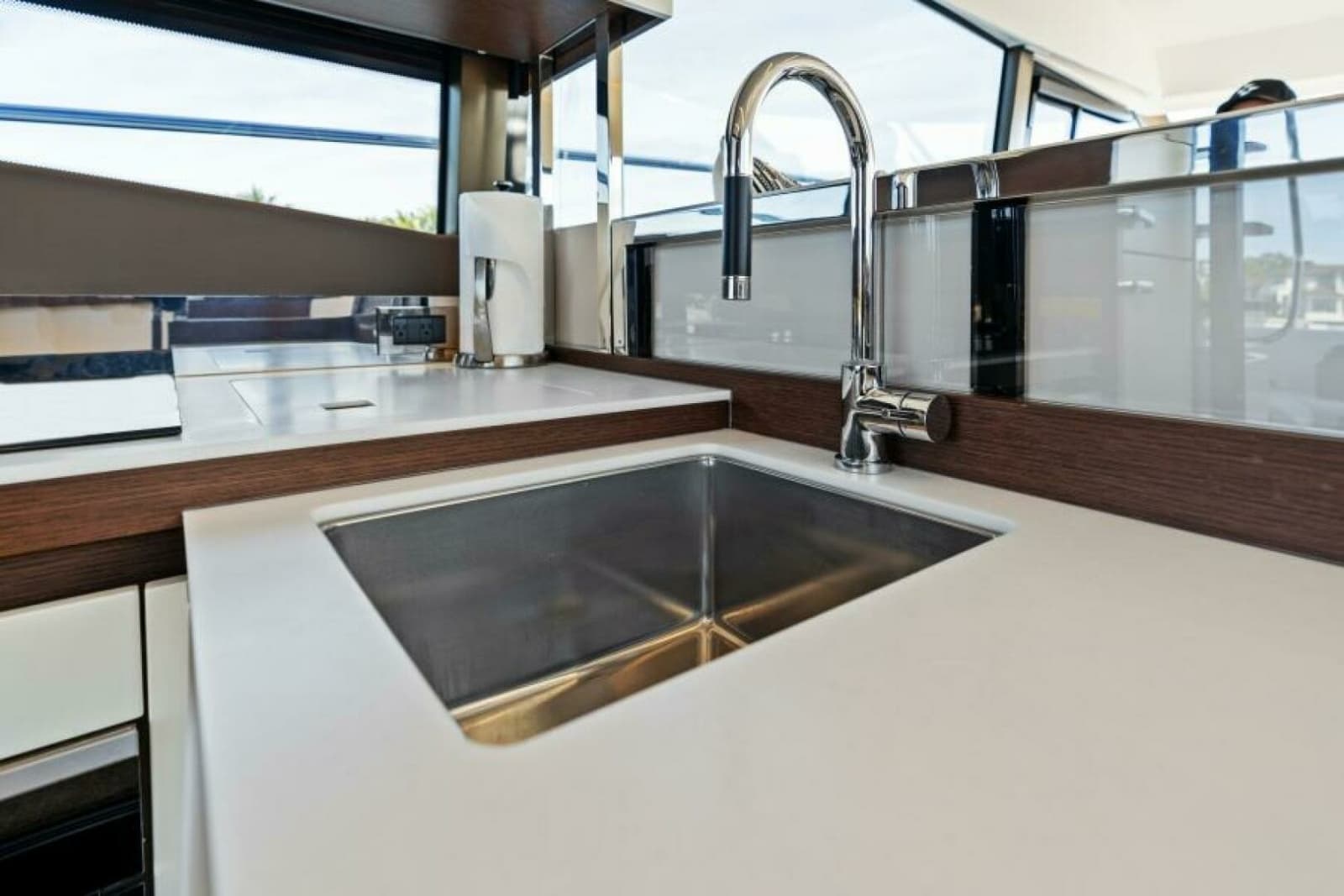 2020 Prestige 520 Flybridge - Photo 11