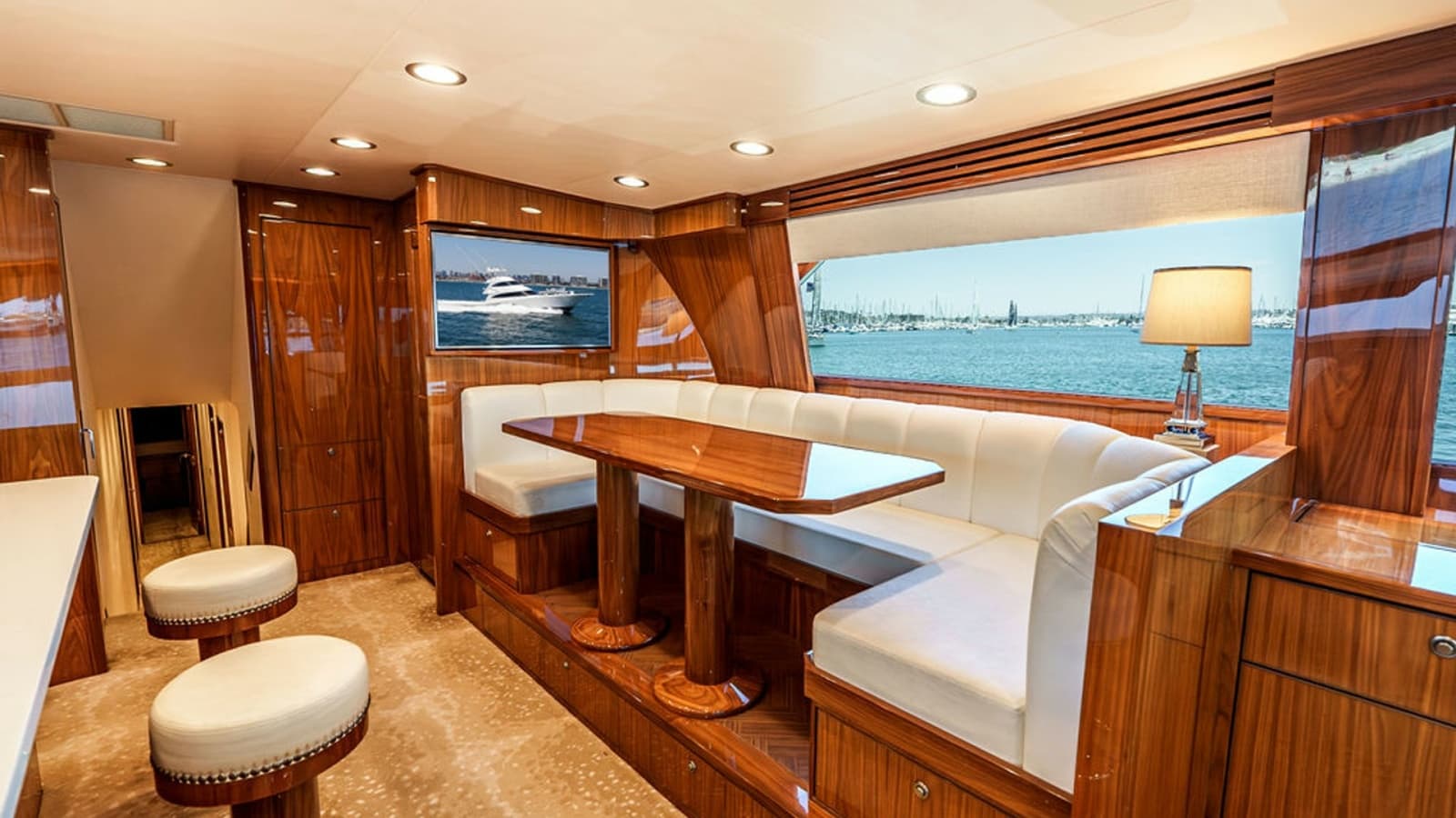 2019 Viking 80 Skybridge - Photo 15