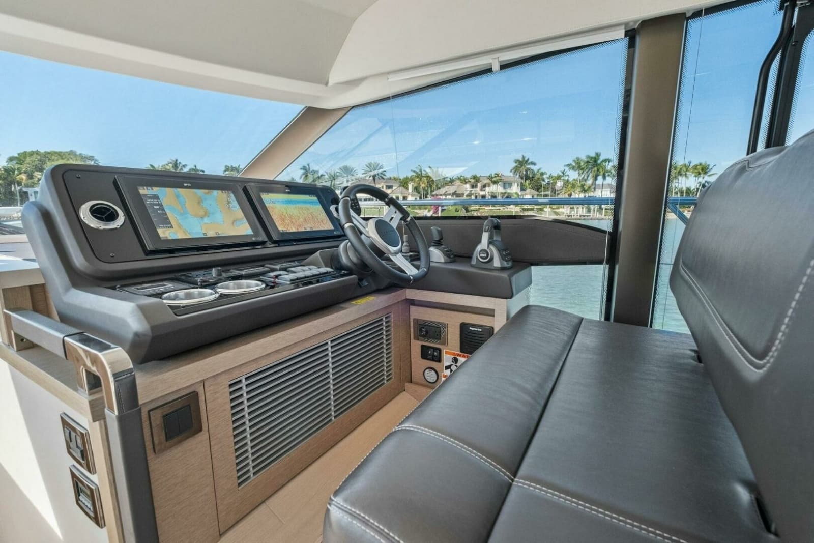 2022 Prestige 520 Flybridge - Photo 17