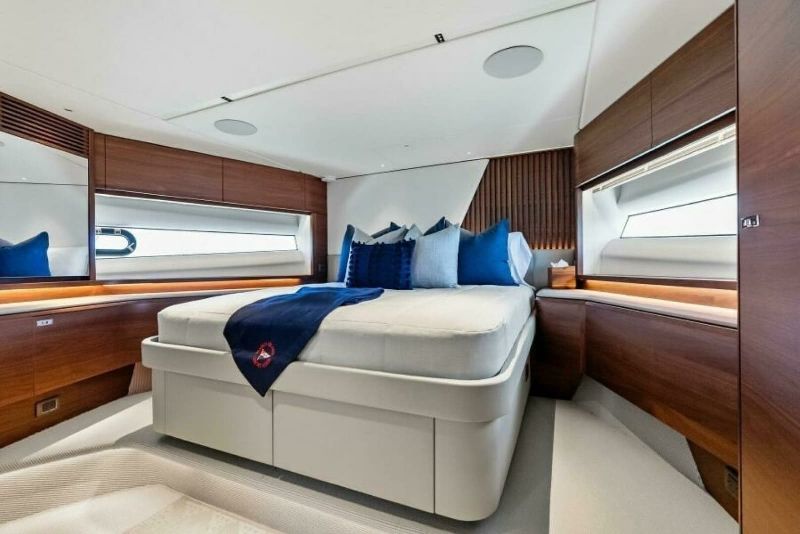2024 Princess Y72 Motor Yacht - Photo 41