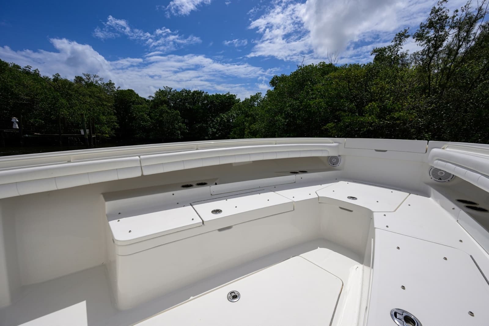 2019 Regulator 31 Center Console - Photo 16