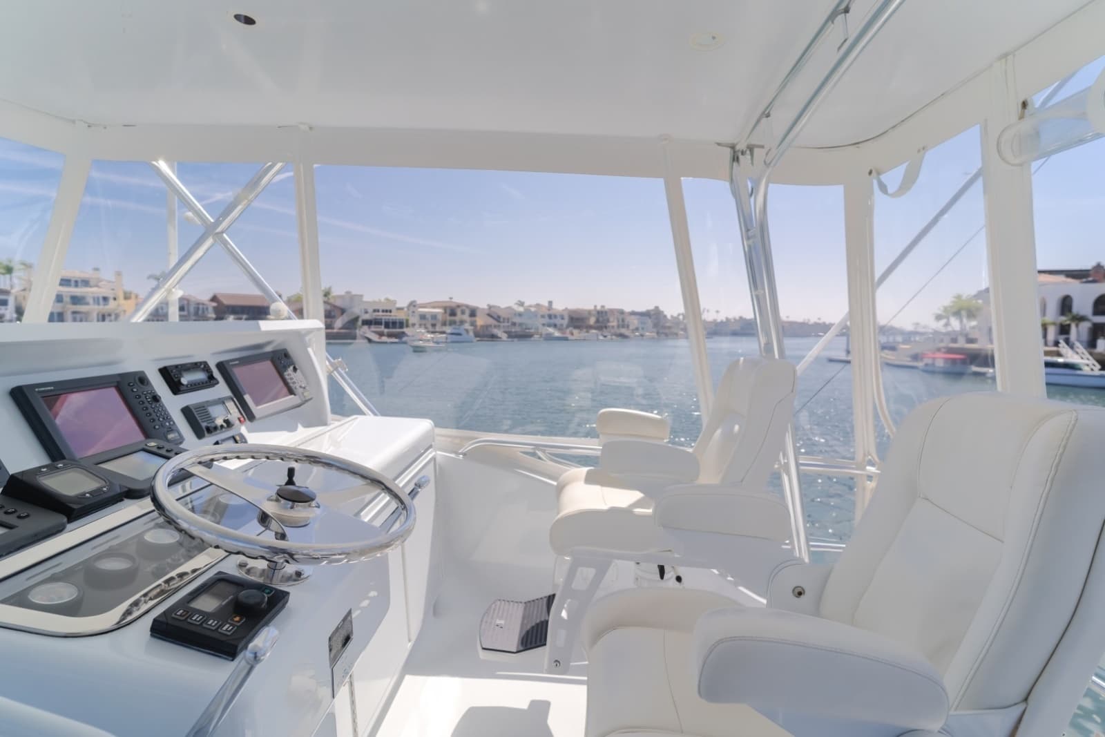 2003 Hatteras 54 Convertible - Photo 2