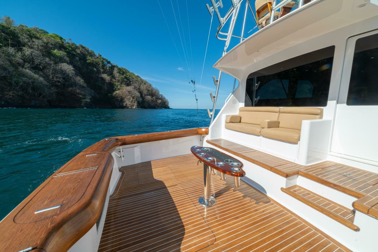 2006 Viking 56 Convertible - Photo 25