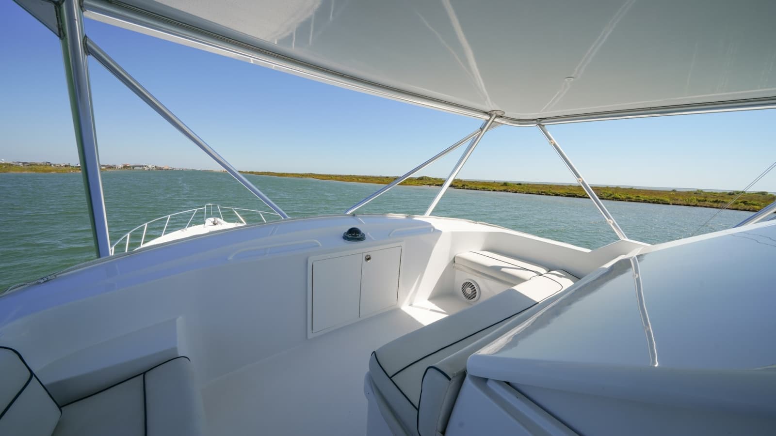 2001 Hatteras 60 Convertible - Photo 29