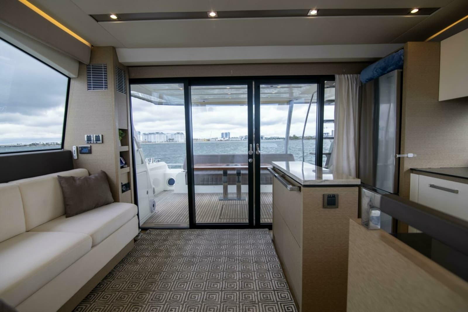 2018 Prestige 680 Flybridge - Photo 5