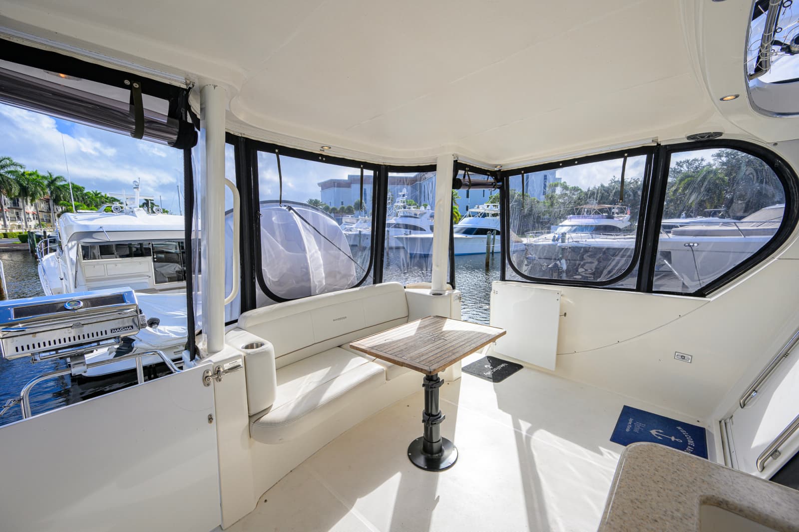 2005 Silverton 39 Motor Yacht - Photo 25