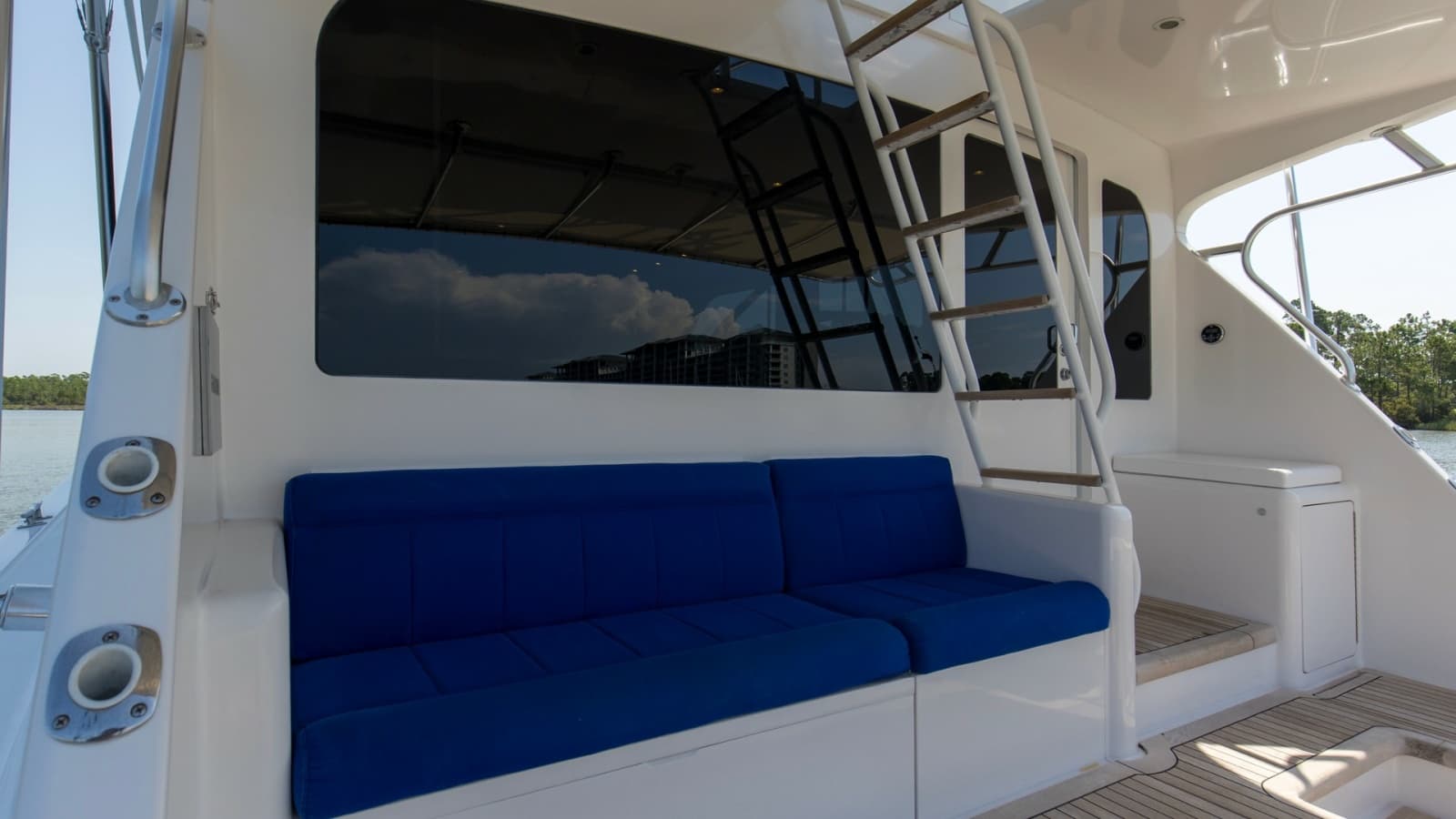 2005 Viking 61 Enclosed Bridge - Photo 42