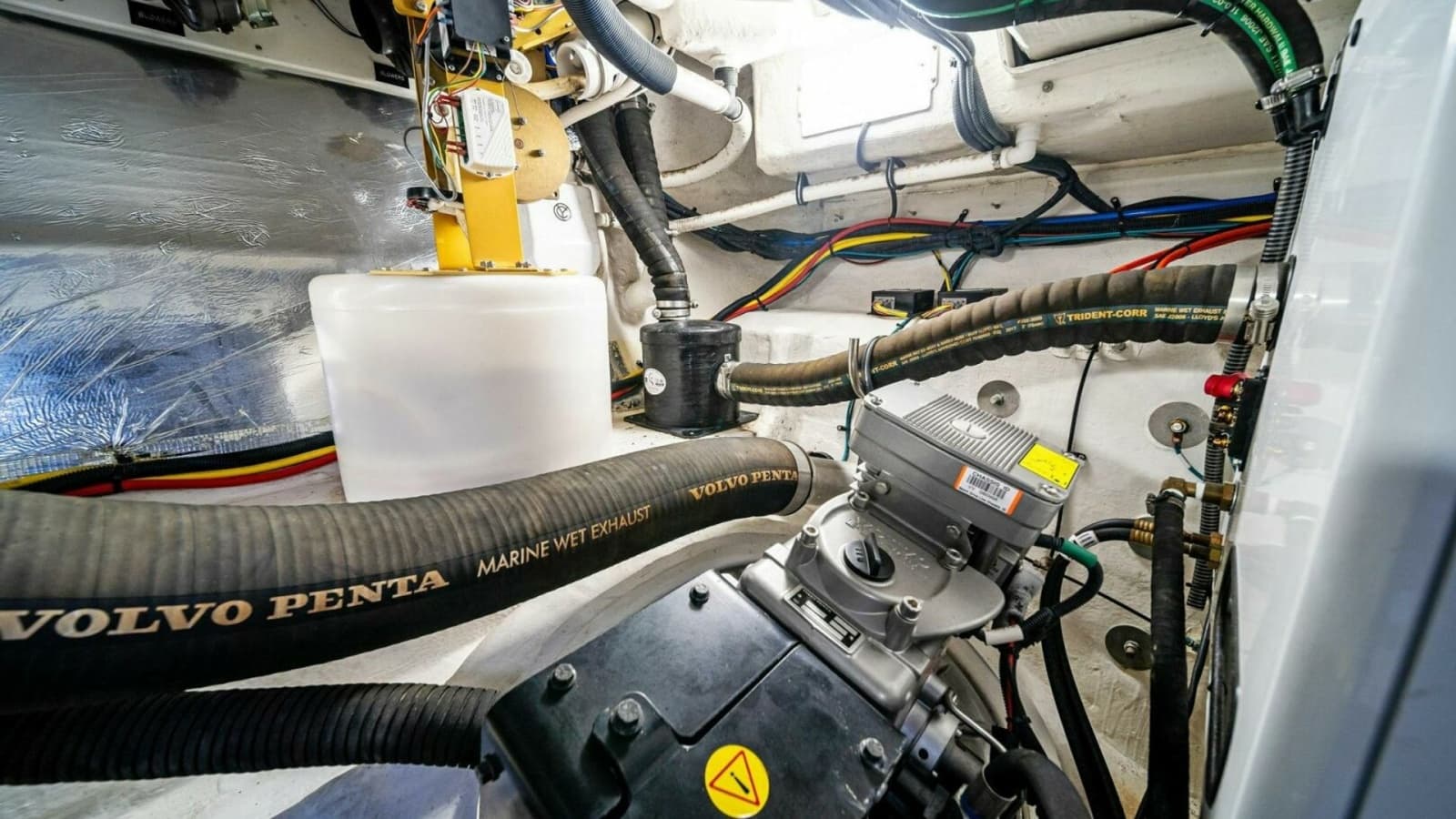 2019 Cruisers Yachts 45 Cantius - Photo 113