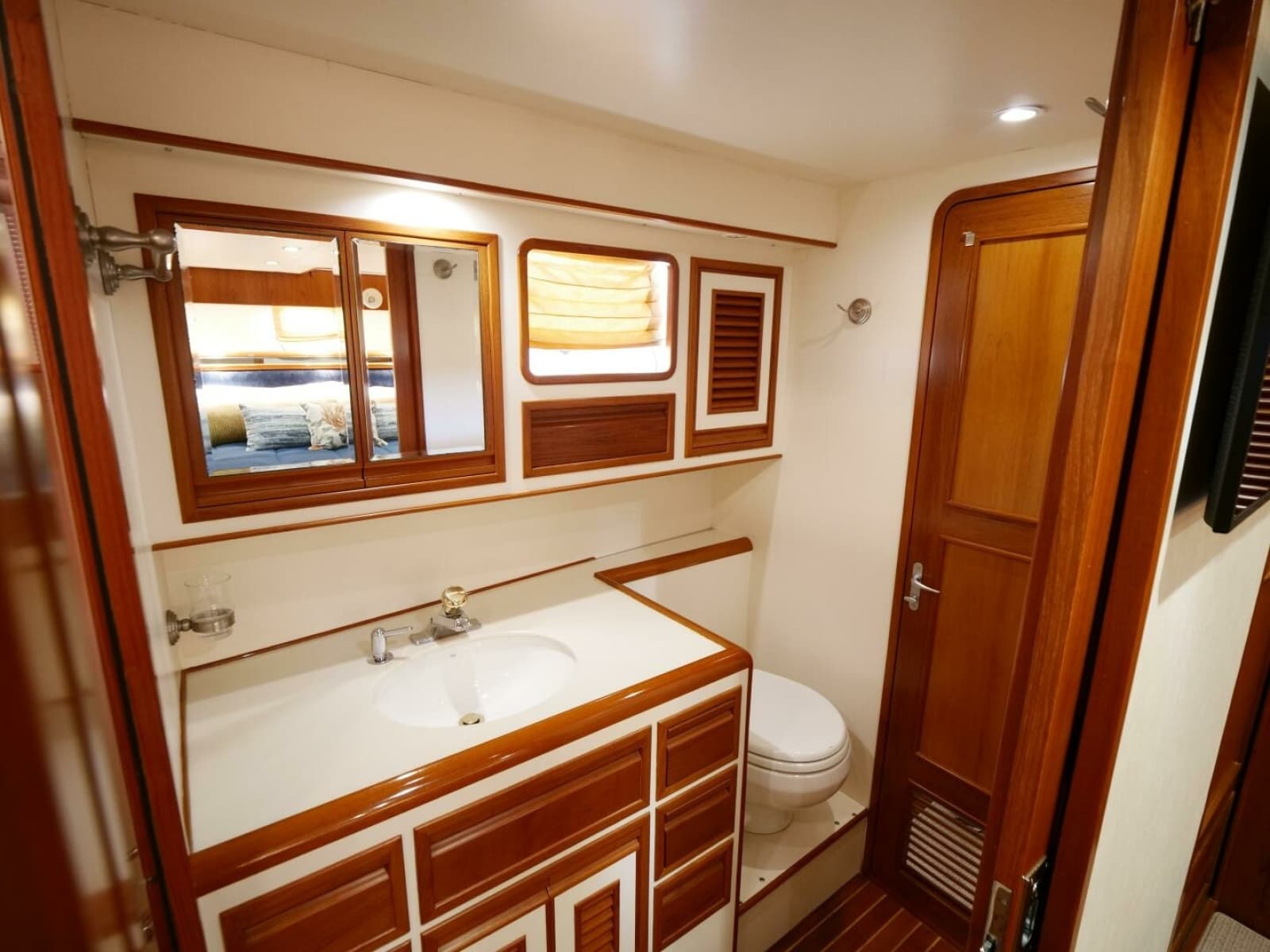 2000 Offshore Yachts 62 Pilothouse - Photo 34