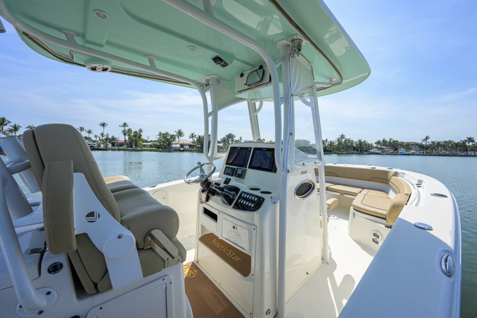 2019 NauticStar 28XS - Photo 16