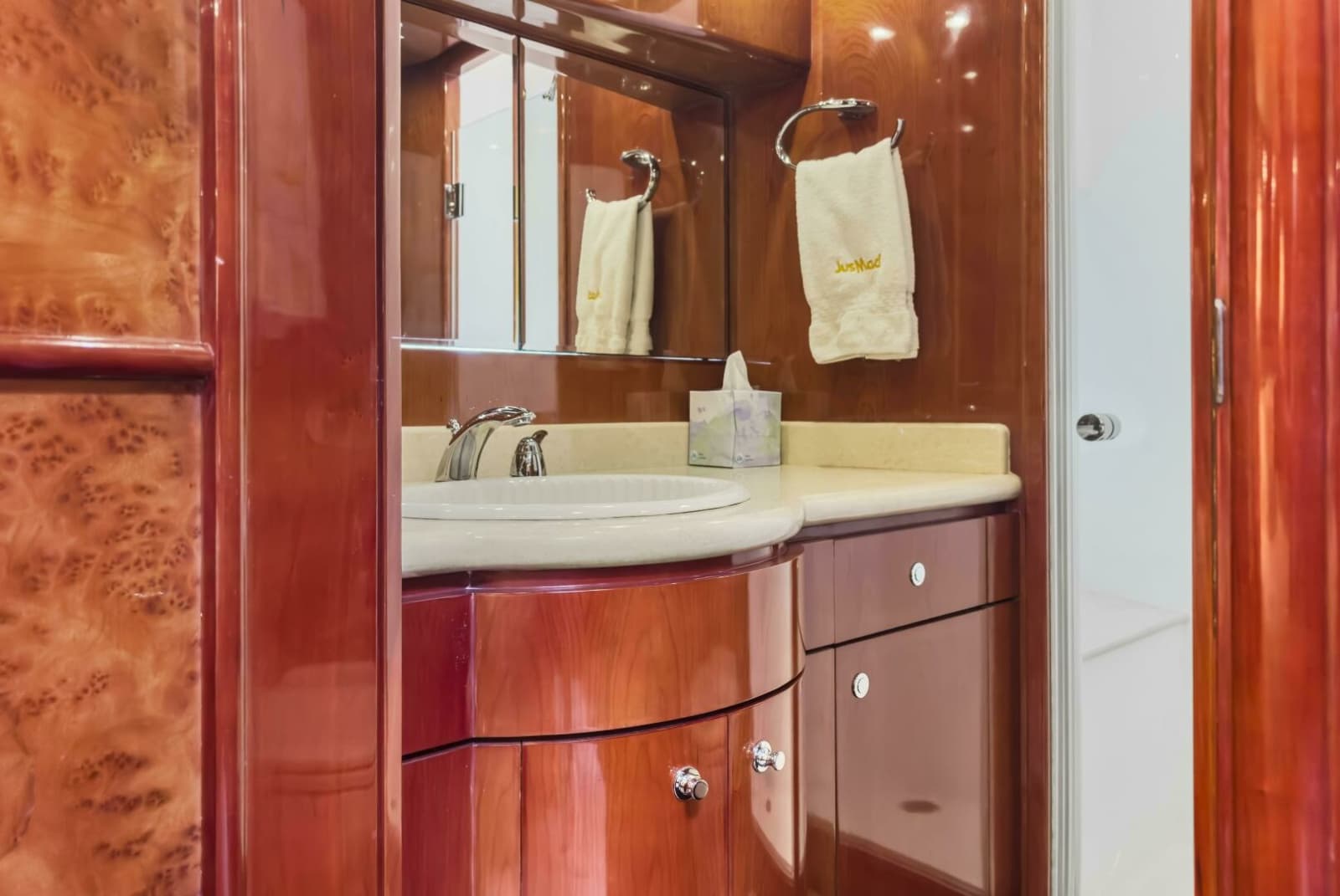 2005 Ocean Alexander 80 motoryacht - Photo 47