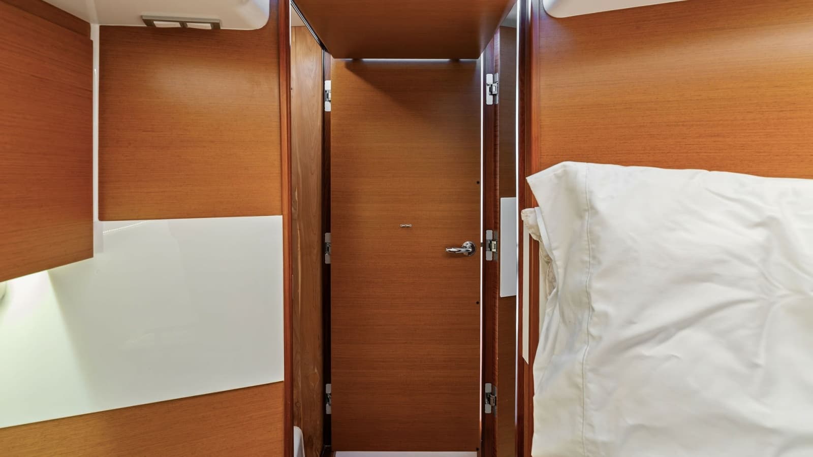 2019 Bertram 35 Flybridge - Photo 23